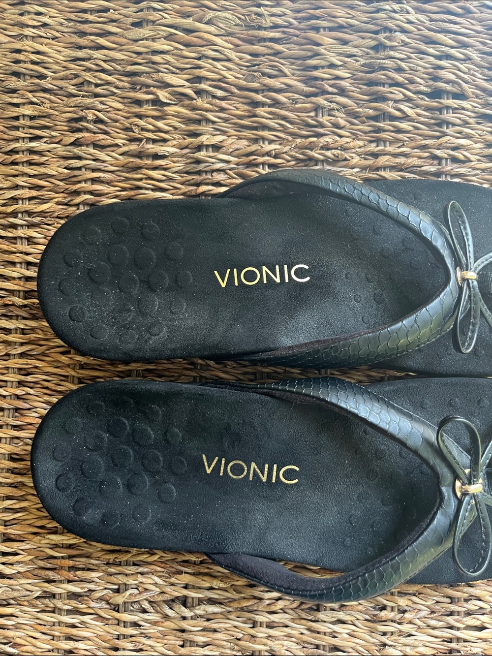Vionic Bella II Black Bow Flip Flop Sandals - Picture 3 of 7